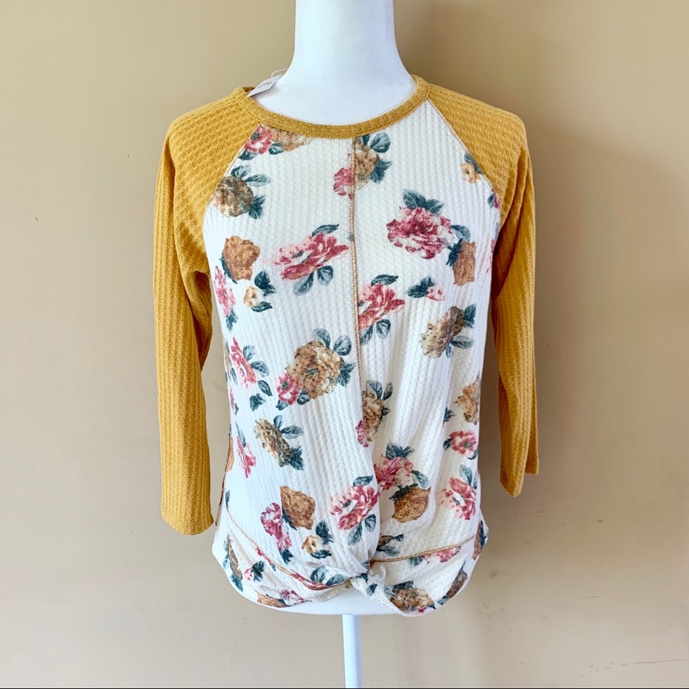 NWT New Eyeshadow small yellow flower shirt